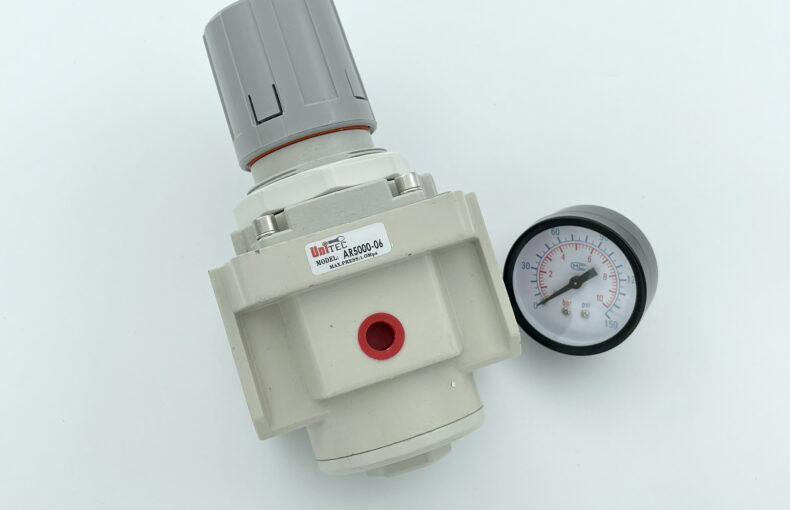 رگلاتور طرحSMC مدلAR5000-06 سایز 3/4 برند UniTec